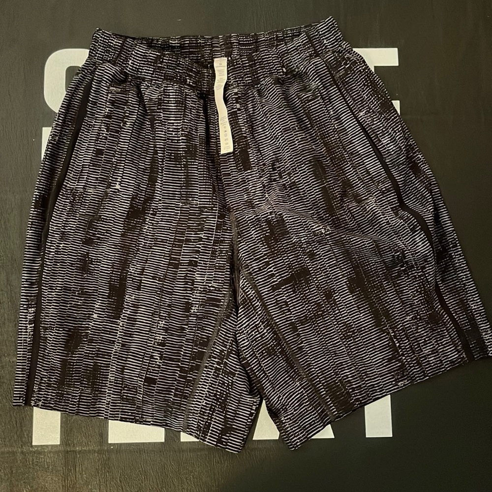 Lululemon lined shorts small
